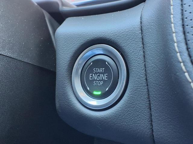 Used 2024 GMC Yukon SLT w/ SLT Premium Package image 10