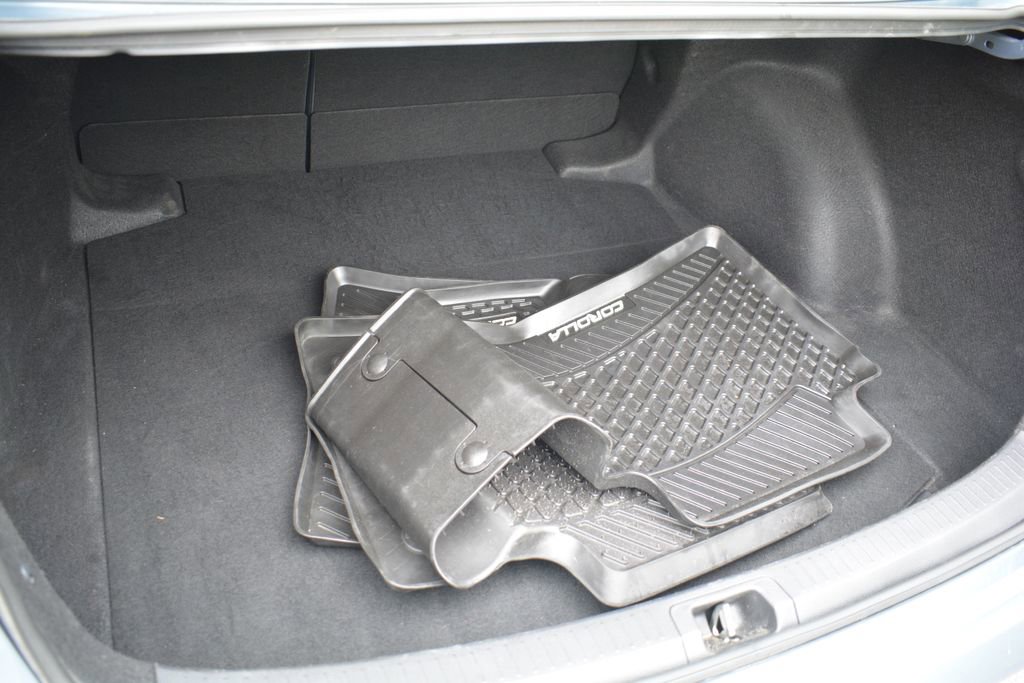 Used 2024 Toyota Corolla LE FWD image 20