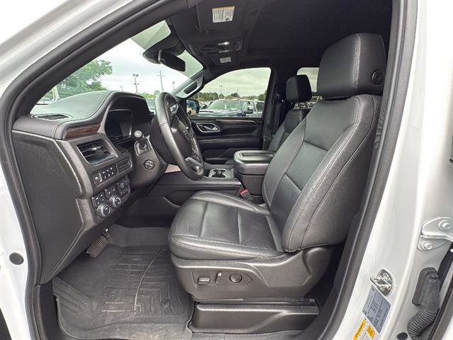 Used 2024 Chevrolet Suburban Z71 w/ Luxury Package AWD/4WD image 15
