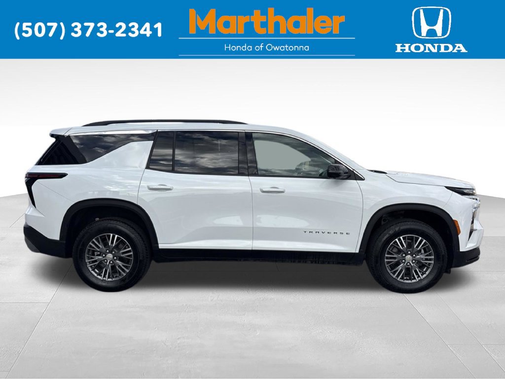 Used 2026 Chevrolet Traverse LT w/ Driver Confidence Package AWD/4WD image 6