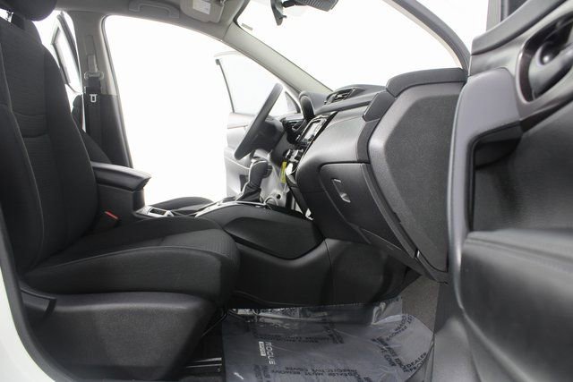 Used 2020 Nissan Rogue Sport S image 19