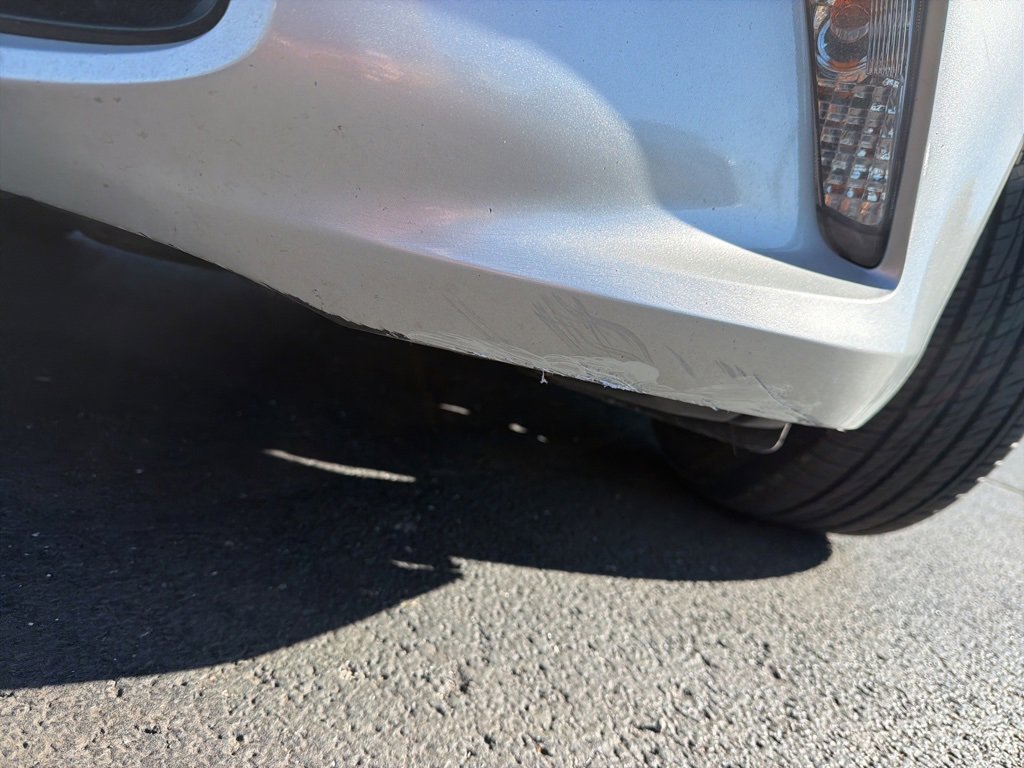 Used 2017 Toyota Camry SE w/ Moonroof Package image 15