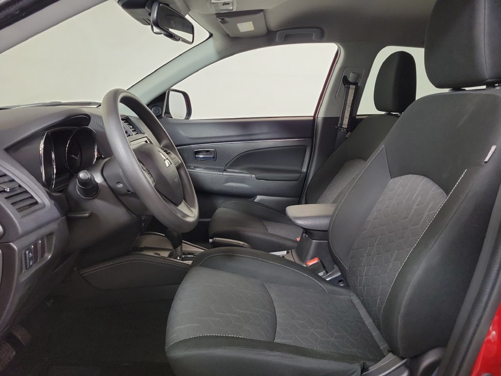 Used 2025 Mitsubishi Outlander Sport AWD image 12