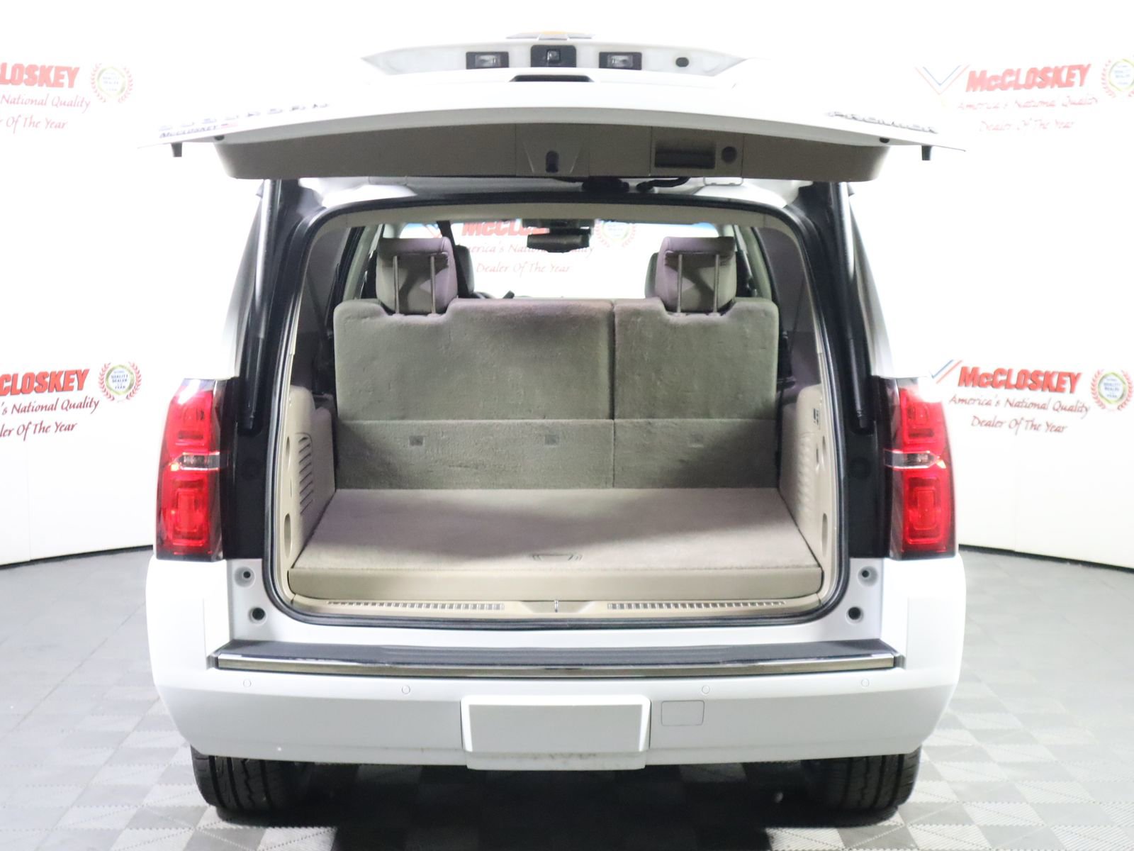 Used 2019 Chevrolet Suburban Premier AWD/4WD image 11