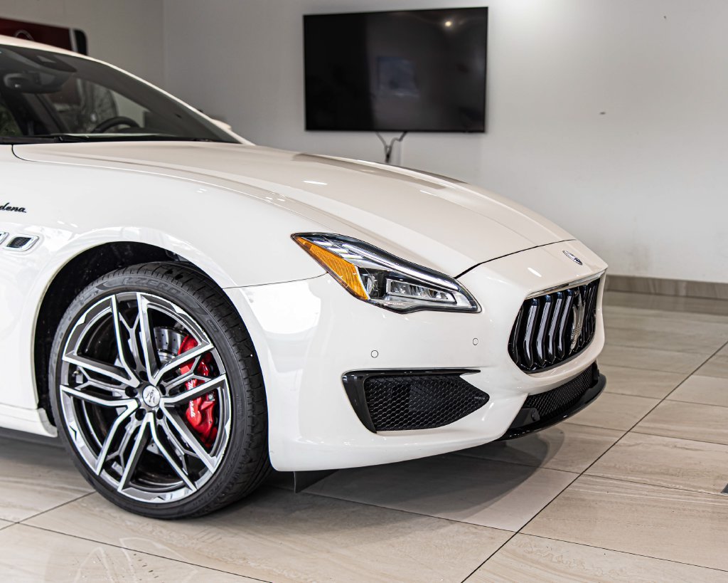 Used 2023 Maserati Quattroporte Modena Q4 AWD/4WD image 3