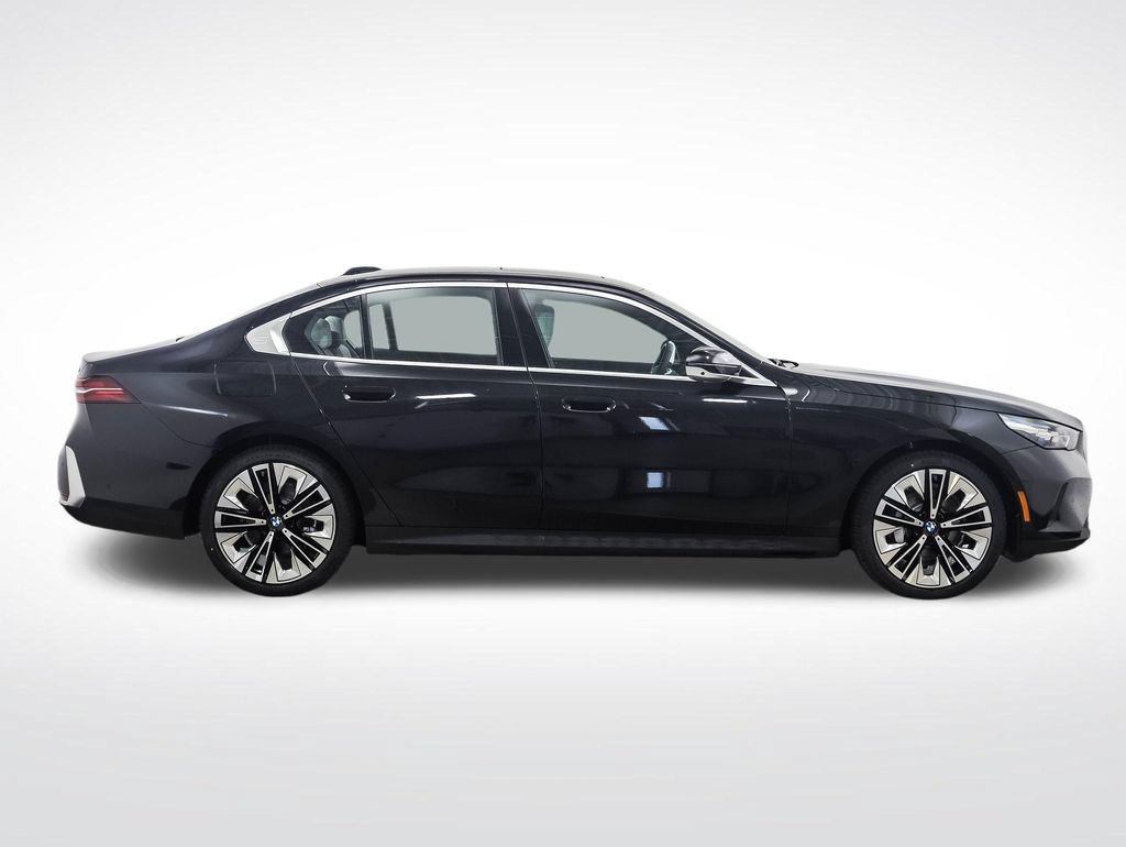 Used 2026 BMW 530i xDrive w/ Premium Package AWD/4WD image 7