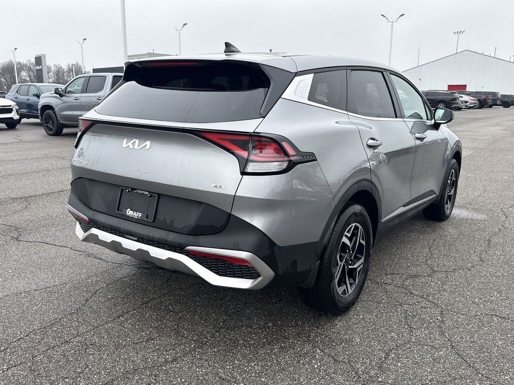 Used 2024 Kia Sportage LX image 8