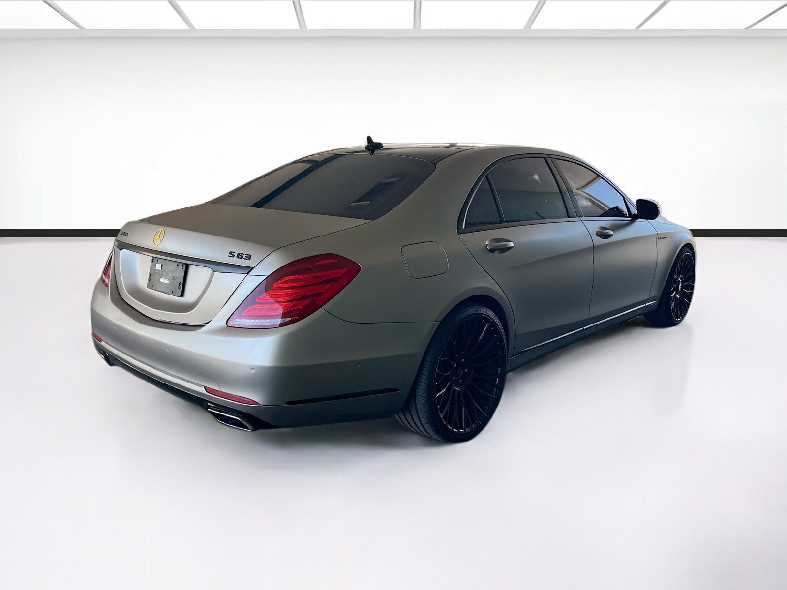 Used 2015 Mercedes-Benz S 550 4MATIC Sedan image 4