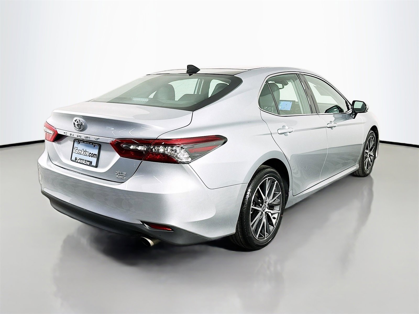 Used 2023 Toyota Camry XLE image 7