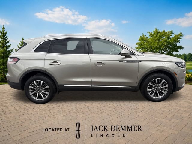 Used 2023 Lincoln Nautilus Reserve AWD/4WD image 8