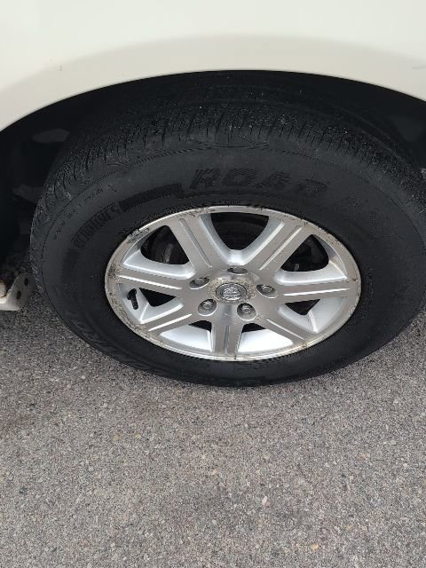 Used 2009 Chrysler Town & Country Touring image 17