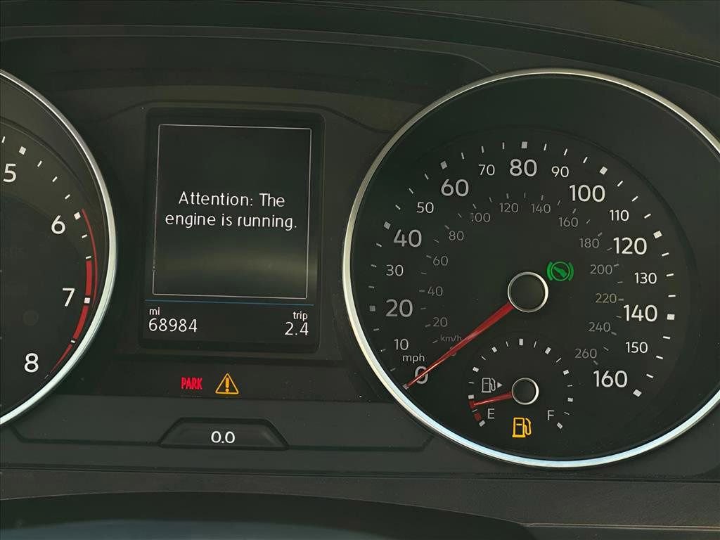 Used 2018 Volkswagen Tiguan S image 32