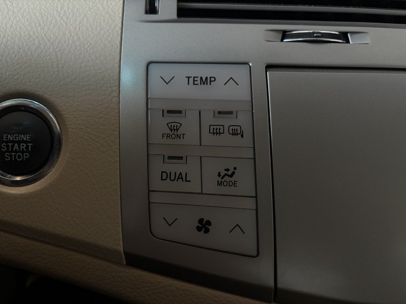 Used 2009 Toyota Avalon Limited FWD image 34