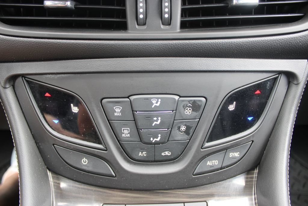 Used 2020 Buick Envision Essence FWD image 49