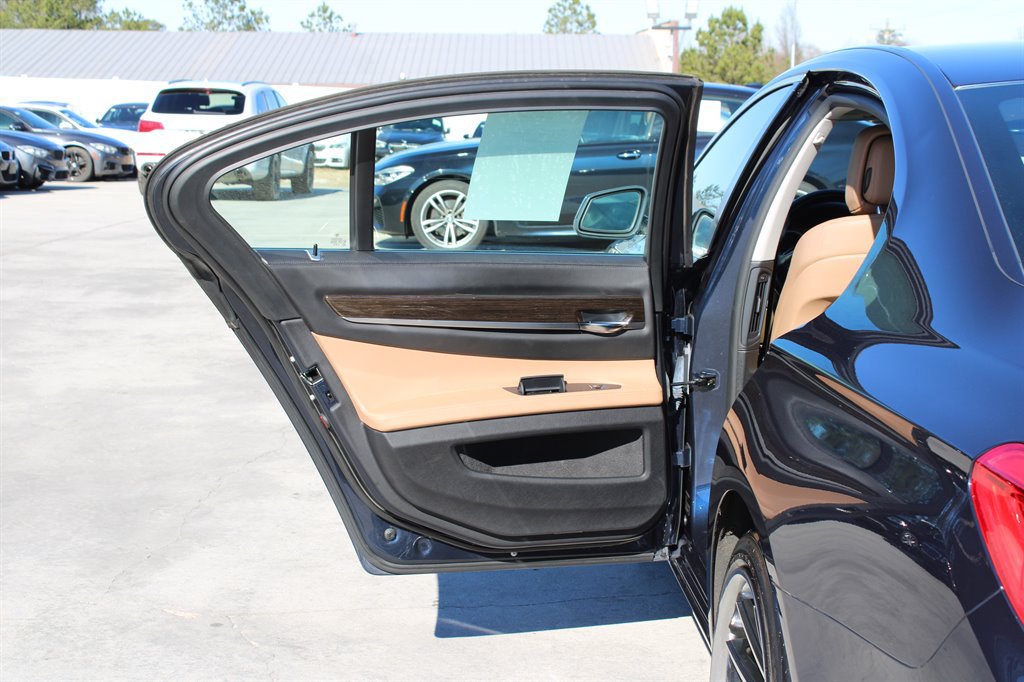 Used 2012 BMW 740i RWD image 28