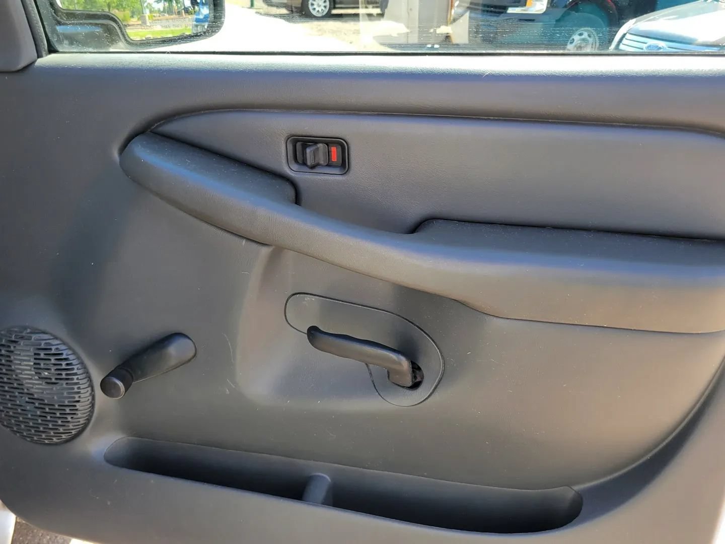 Used 2004 Chevrolet Silverado 1500 W/T RWD image 18