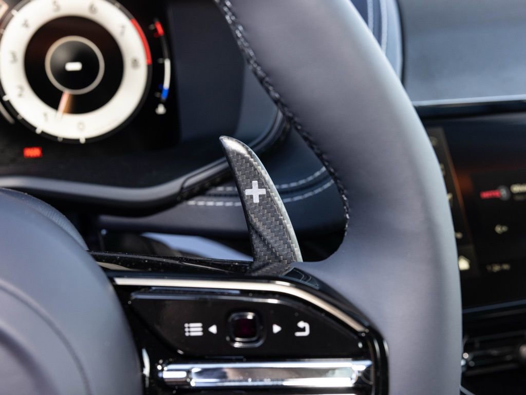 New 2026 Aston Martin DBX 707 image 34