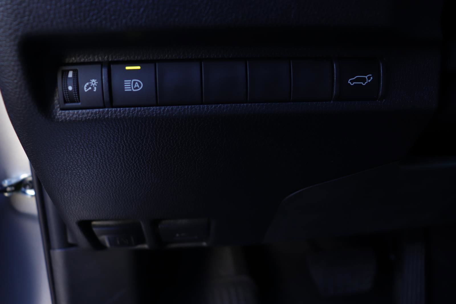 Used 2023 Toyota RAV4 XLE w/ Convenience Package image 27