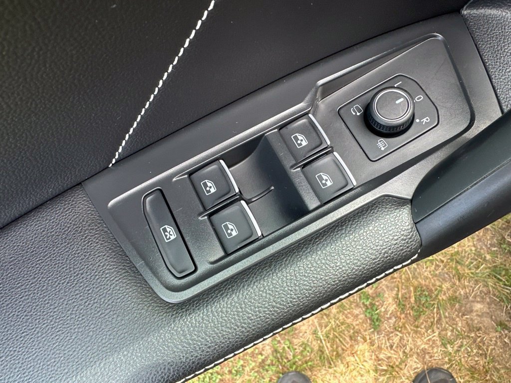 Used 2023 Volkswagen Tiguan SEL R-Line AWD/4WD image 14