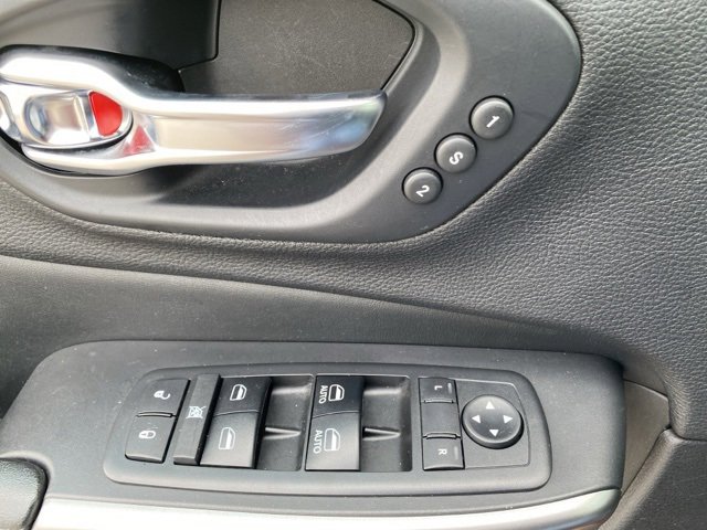 Used 2019 Jeep Cherokee High Altitude image 30