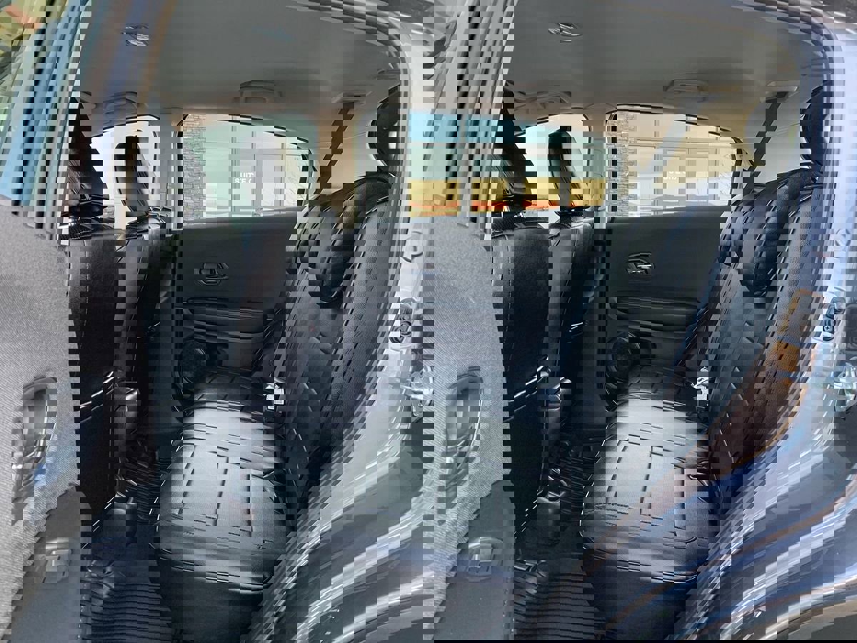 Used 2021 Honda HR-V LX image 23