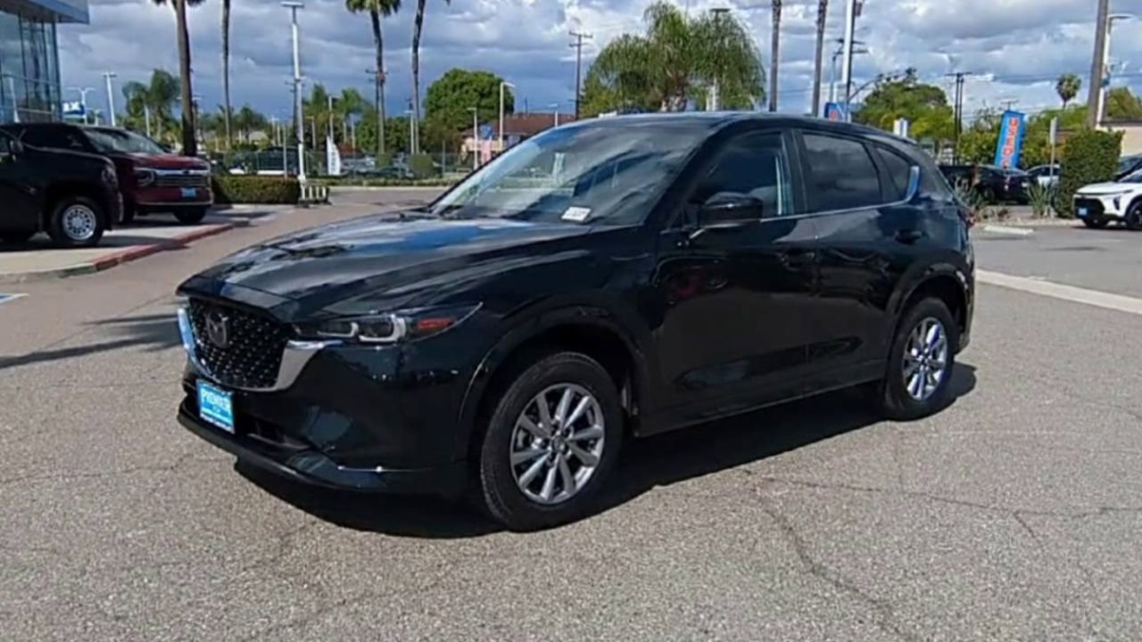 Used 2025 MAZDA CX-5 AWD 2.5 S w/ Preferred Package image 4