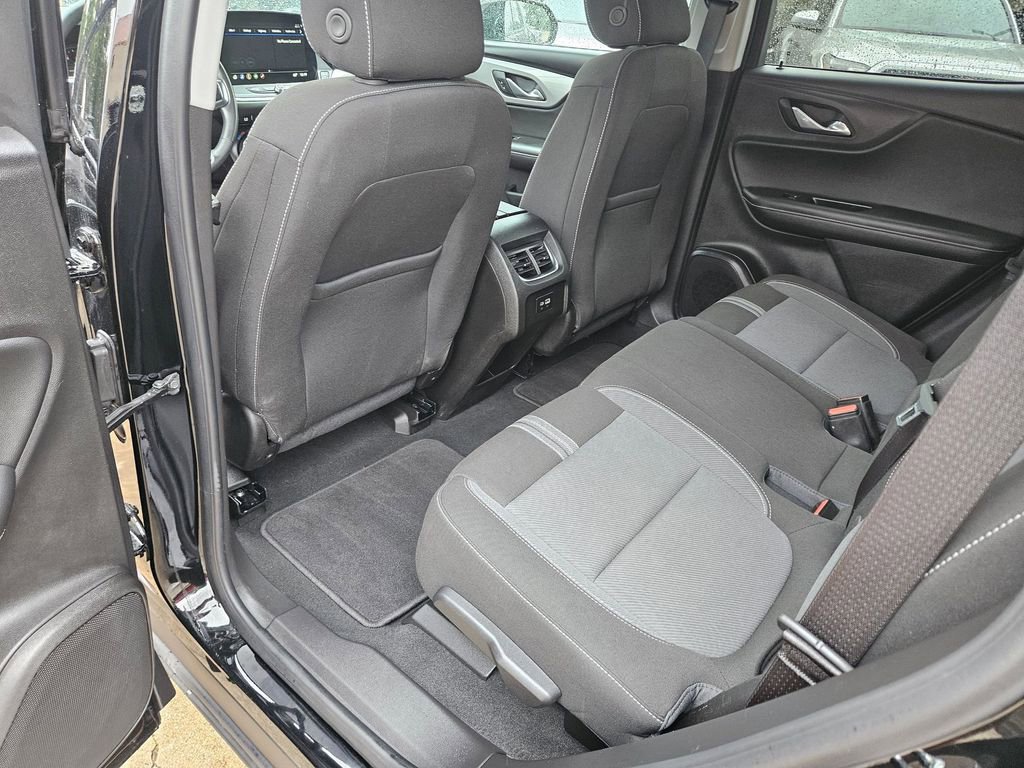 Used 2025 Chevrolet Blazer LT FWD image 28