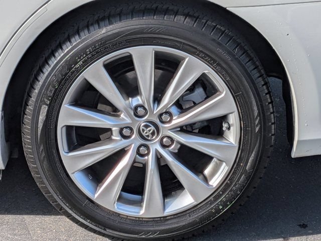 Used 2017 Toyota Camry XLE w/ Convenience Package FWD image 13