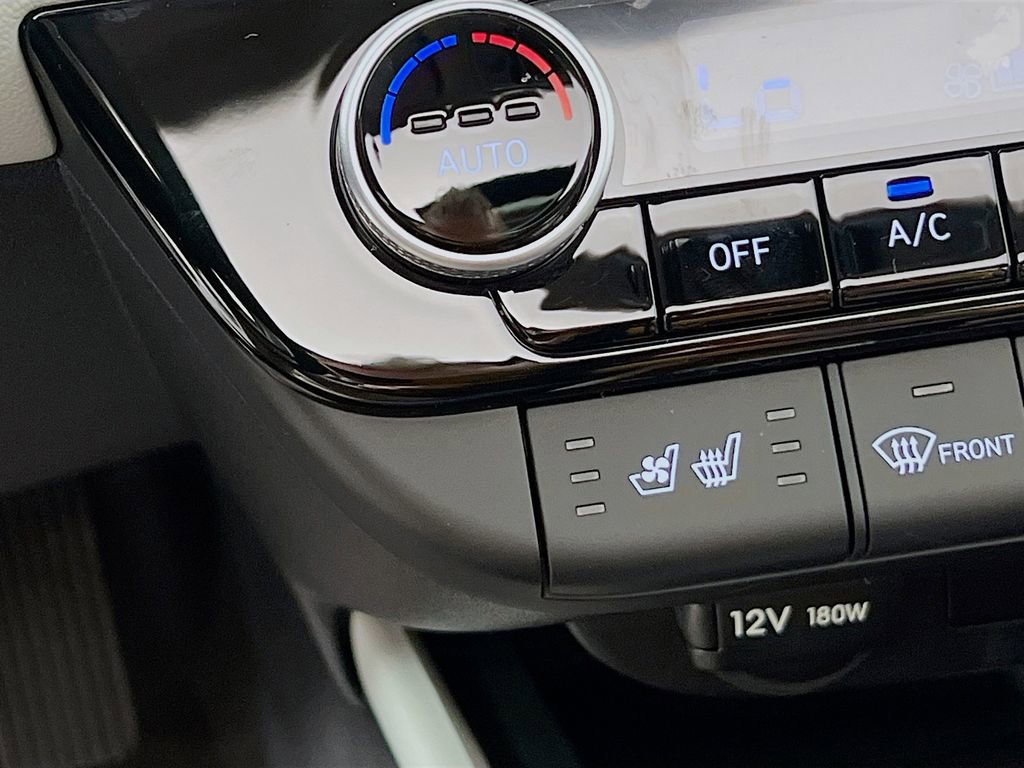 New 2025 Hyundai Elantra Limited image 19