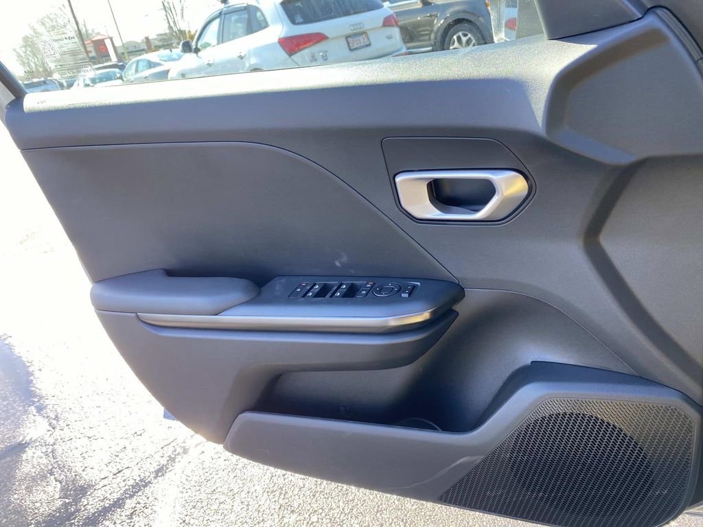 New 2026 Kia K4 LXS image 13
