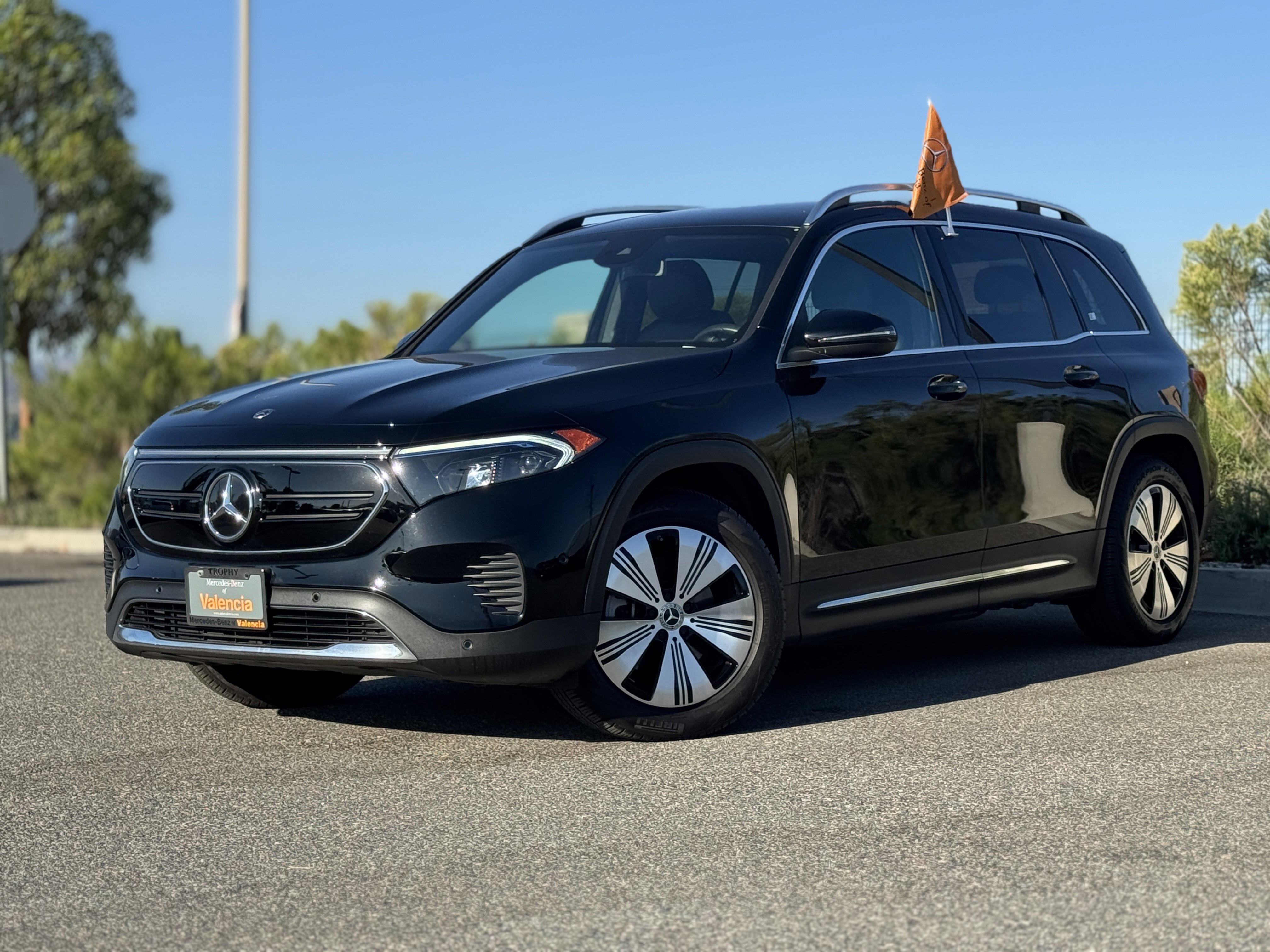 Certified 2023 Mercedes-Benz EQB 300 4MATIC image 2