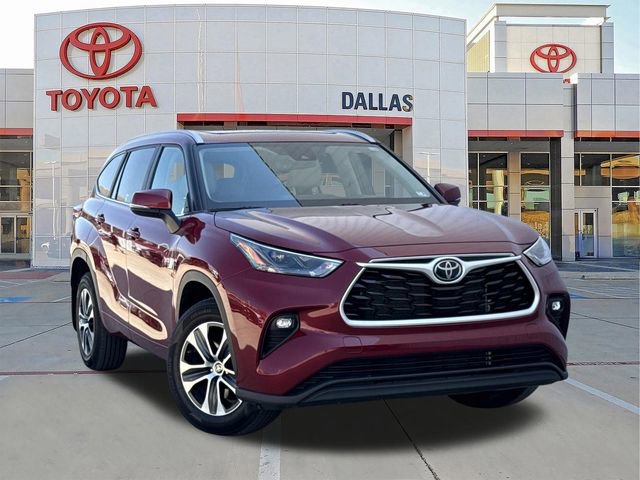 Used 2023 Toyota Highlander XLE