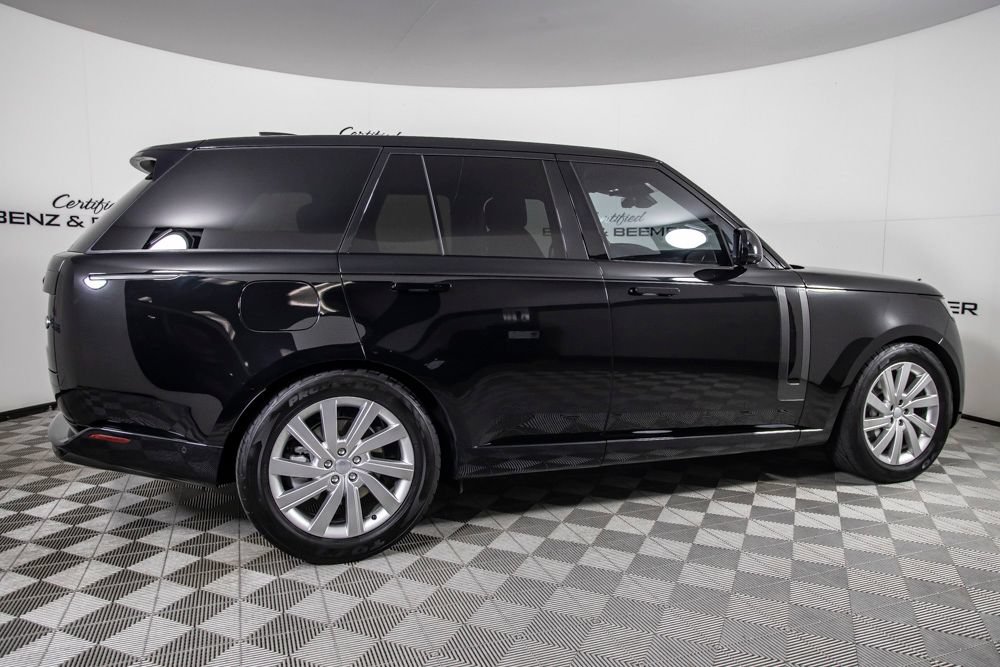 Used 2023 Land Rover Range Rover SE AWD/4WD image 4