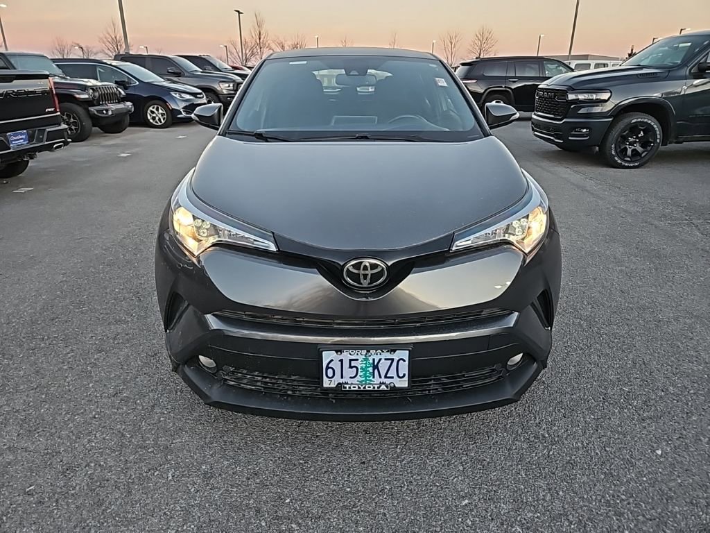 Used 2018 Toyota C-HR XLE image 2