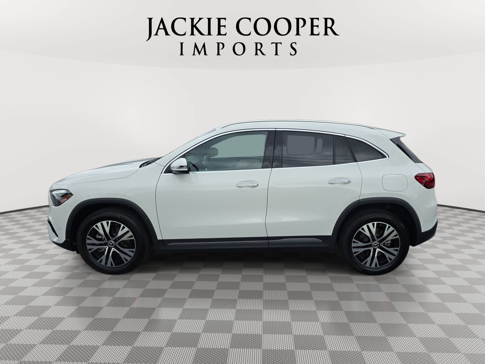 Used 2025 Mercedes-Benz GLA 250 image 8