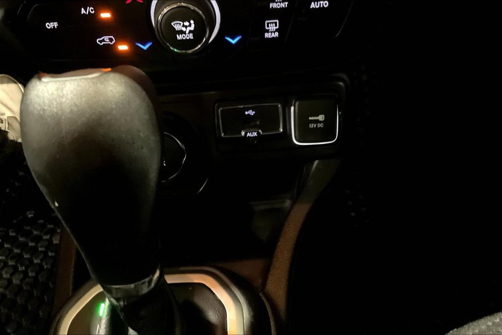 Used 2023 Jeep Renegade Latitude image 32