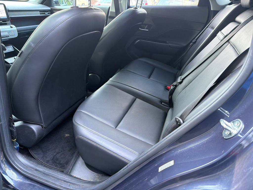 Used 2024 Hyundai Kona Limited FWD image 21