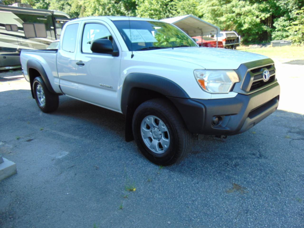 Used 2012 Toyota Tacoma 4x4 Access Cab V6 w/ Convenience Pkg image 12