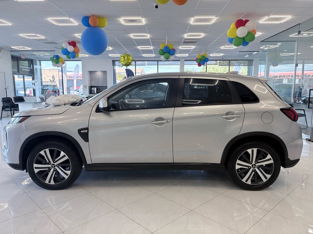 Used 2025 Mitsubishi Outlander Sport ES AWD/4WD image 4