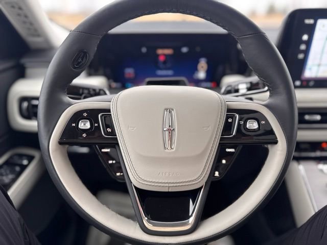 Used 2025 Lincoln Aviator Reserve w/ Illumination Package image 9
