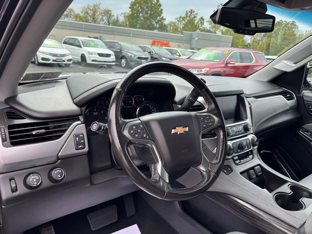 Used 2018 Chevrolet Suburban LT w/ Luxury Package image 14