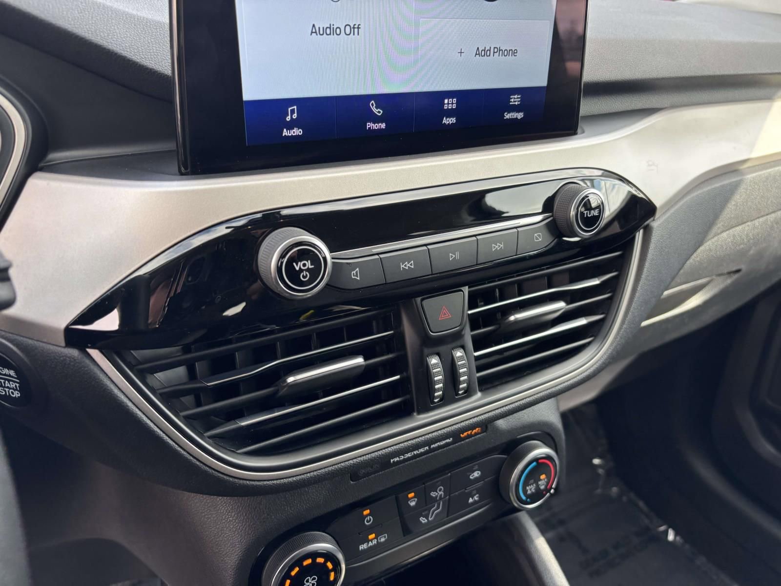 Used 2022 Ford Escape SE w/ SE Sport Appearance Package image 23