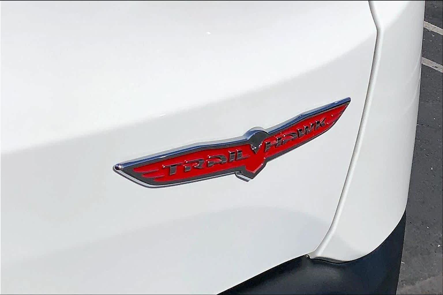 Used 2023 Jeep Renegade Trailhawk w/ Trailhawk Elite Group AWD/4WD image 9