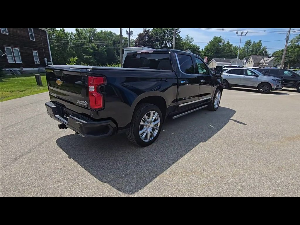 Used 2025 Chevrolet Silverado 1500 High Country w/ High Country Premium Package AWD/4WD image 8
