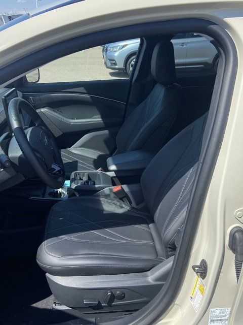 Used 2025 Ford Mustang Mach-E Select w/ Comfort Package Lite AWD/4WD image 5