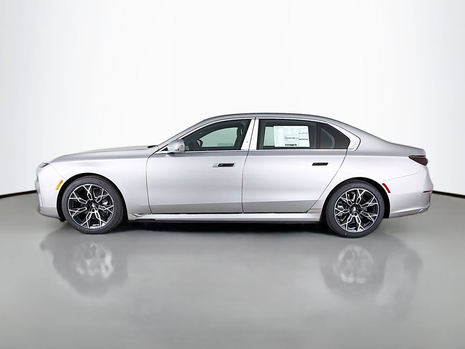 New 2026 BMW i7 xDrive60 AWD/4WD image 4