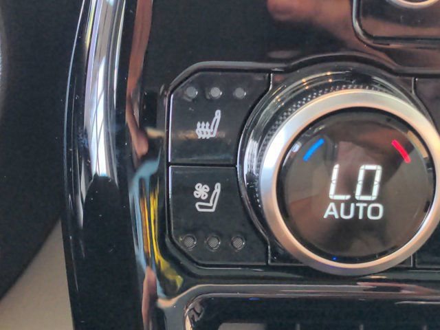 Used 2021 Toyota Highlander Limited image 24