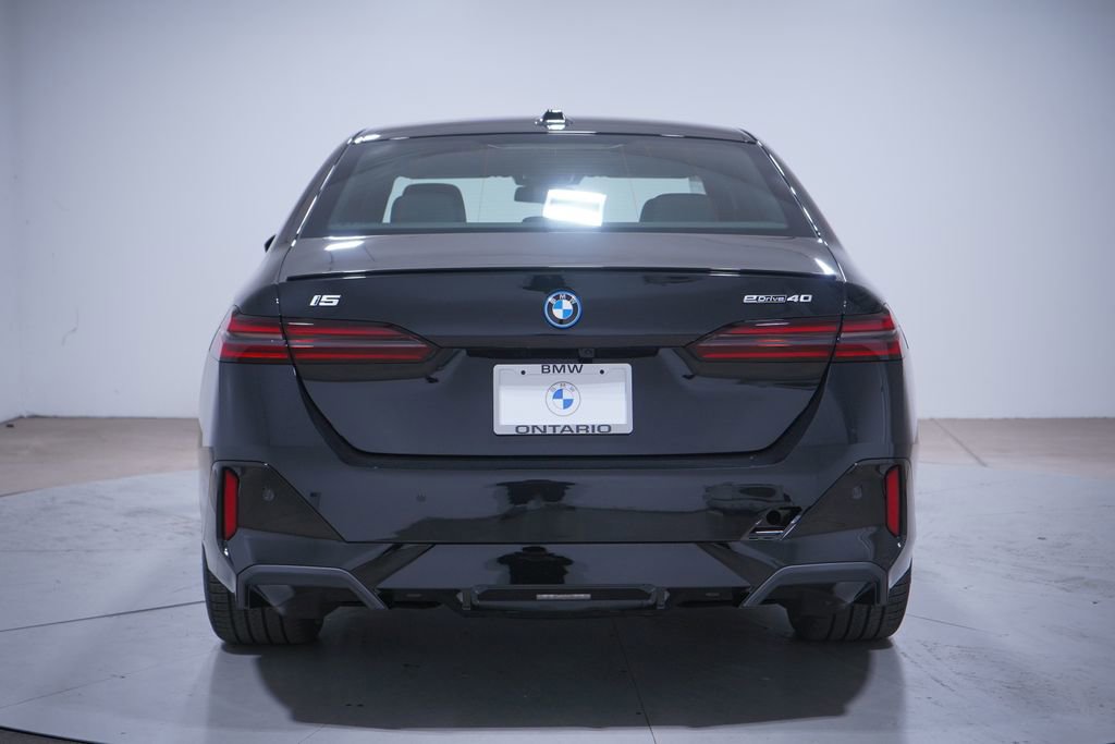 New 2026 BMW i5 eDrive40 w/ M Sport Package image 5