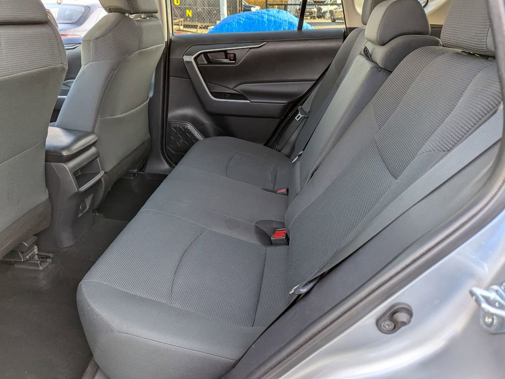 Used 2021 Toyota RAV4 LE AWD/4WD image 43