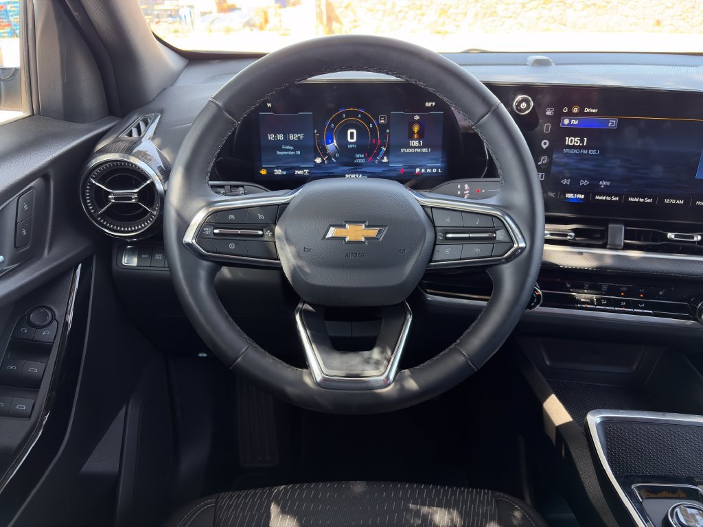 Used 2026 Chevrolet Equinox LT AWD/4WD image 13